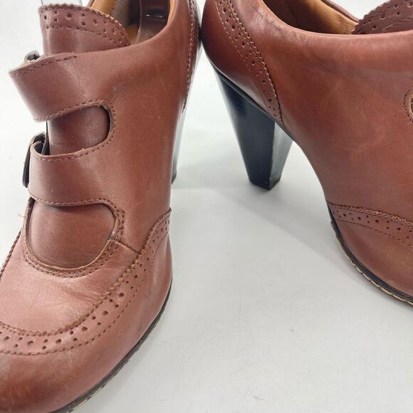Sofft Womens Leather Bootie Heels Wingtip Buckle Strap Brown Size 7.5 M - Picture 4 of 15